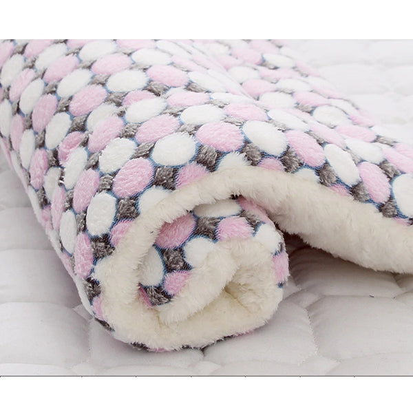Soft Flannel Pet Bed Mat - Cozy Blanket for Dogs & Cats