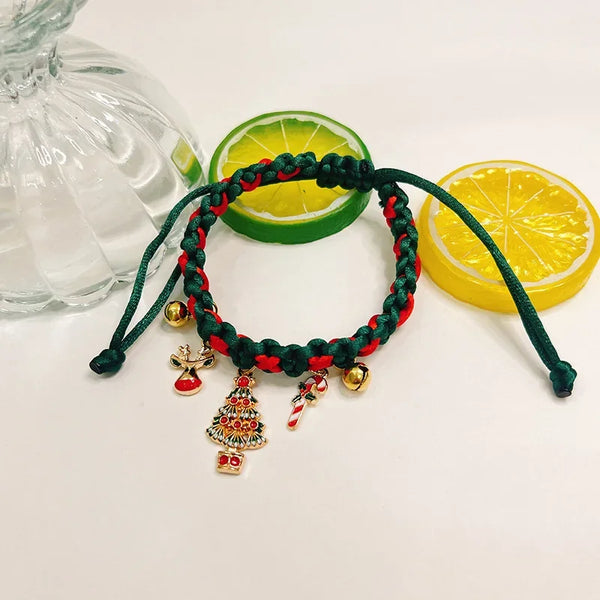 Holiday Charm Pet Collars & Bow Ties – Christmas Style for Dogs and Cats