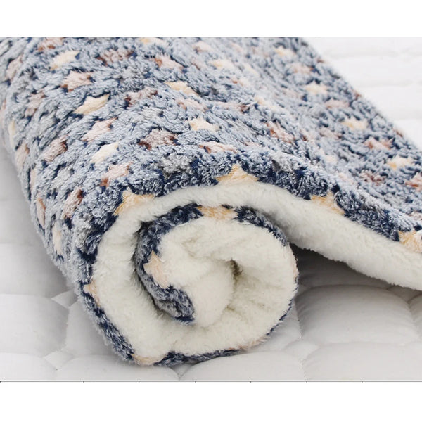 Soft Flannel Pet Bed Mat - Cozy Blanket for Dogs & Cats