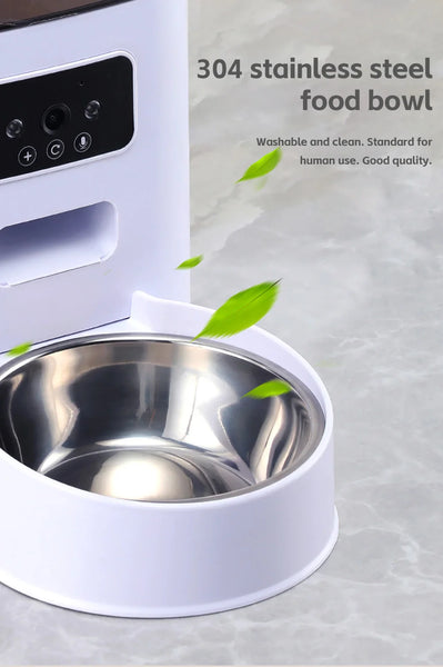 Effortless Feeding with Automatic Pet Feeder for Cats and Dogs
