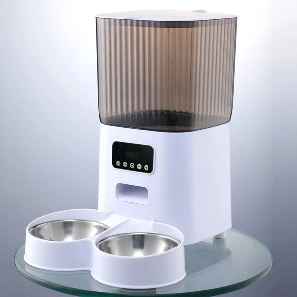 Effortless Feeding with Automatic Pet Feeder for Cats and Dogs