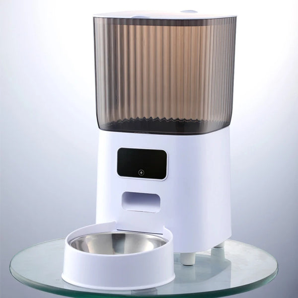 Effortless Feeding with Automatic Pet Feeder for Cats and Dogs